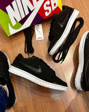 Nike SB Dunk Low - Sneaker Icônico Skate