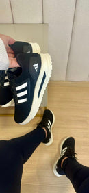Adidas Esportivo Preto - Tênis Confortável e Durável com Amortecimento